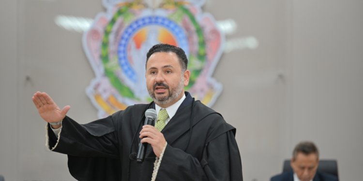Marco Aurélio Choy toma posse como novo desembargador do TJAM