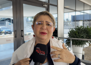 Profissionais da saúde cobram negociação com o Governador do Estado - (Foto: Tunico Santos - Rios de Notícias)