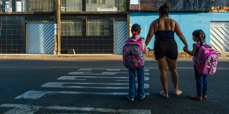 Fala Manaus crise na limpeza afeta rotina e reduz aulas em escolas municipais