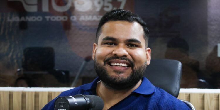 Influenciador Atila Rebelo