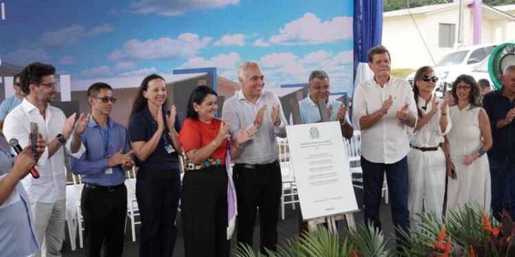 Ministério das Cidades entrega 200 moradias em Presidente Figueiredo