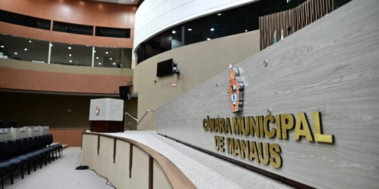 Retorno da CMM é marcado por falta de quórum e já expõe impacto da pré-campanha eleitoral
