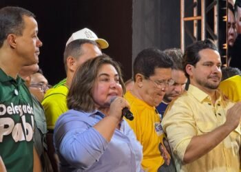 Professora Maria do Carmo manda recado à oposição em convenção do PL: 'disseram que ela não vinha, olha eu aqui'
