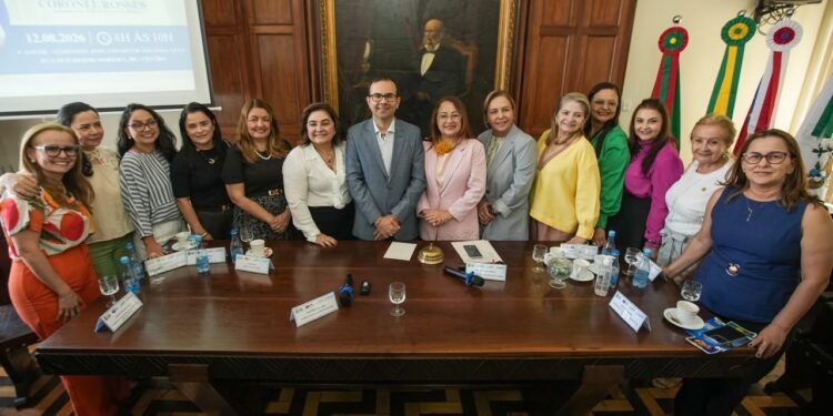 Professora Maria do Carmo apresenta prévia de plano de governo em encontro com comerciantes do Estado