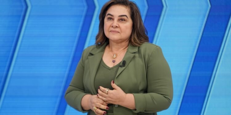 Maria do Carmo defende mudança política e critica governos de esquerda durante entrevista