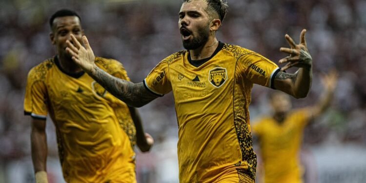 Artilheiro da Série C, Nico Schiappacasse rescinde contrato com o Amazonas FC