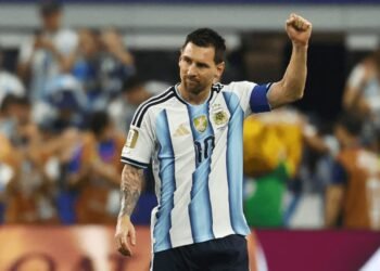 Após 20 anos, Messi anuncia aposentadoria da Seleção Argentina