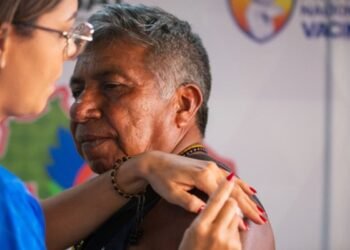Vacinação é ampliada em comunidades indígenas da Amazônia neste domingo, 30