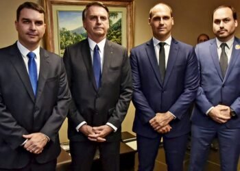Bolsonaro pede ao STF para receber os filhos no Dia dos Pais
