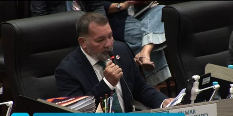 Fogo amigo? Gilmar Nascimento critica práticas da prefeitura ao defender projeto sobre concursos