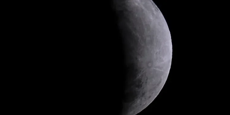 Eclipse parcial da Lua nesta quinta-feira será visto em todo o Brasil