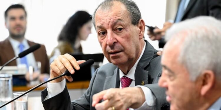 Omar Aziz será relator de PEC pelo fim da escala 6×1 após apoiar reformas Trabalhista e da Previdência