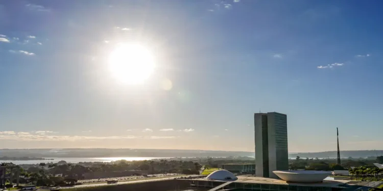 Congresso vota nesta semana fim da escala 6×1 e ‘taxa das blusinhas’