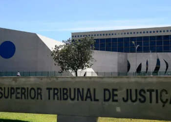 STJ condena ministro Marco Buzzi a perda de cargo por crimes sexuais