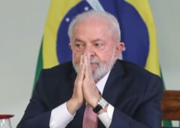 Rejeição de Lula dispara na corrida presidencial e chega a 48%, aponta pesquisa