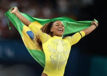 Após dois anos, Rebeca Andrade volta a disputar etapa da Copa do Mundo