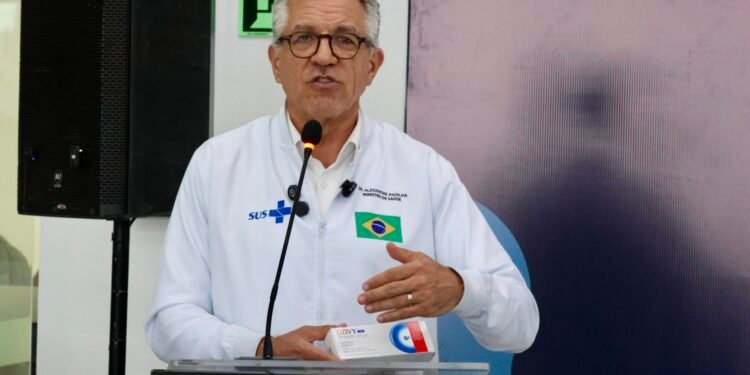 Em Manaus, Padilha diz que SUS estuda uso de canetas emagrecedoras para grupos específicos
