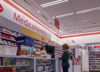 Mudanças na emissão e no controle de receitas médicas entram em vigor