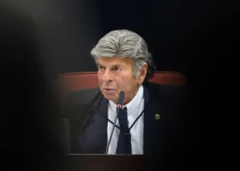Fux pede a Senado posição sobre acessos de Vorcaro e esposa de Moraes