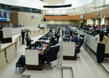 Câmara de Manaus antecipa sessões e pode ficar sem atividades na próxima semana