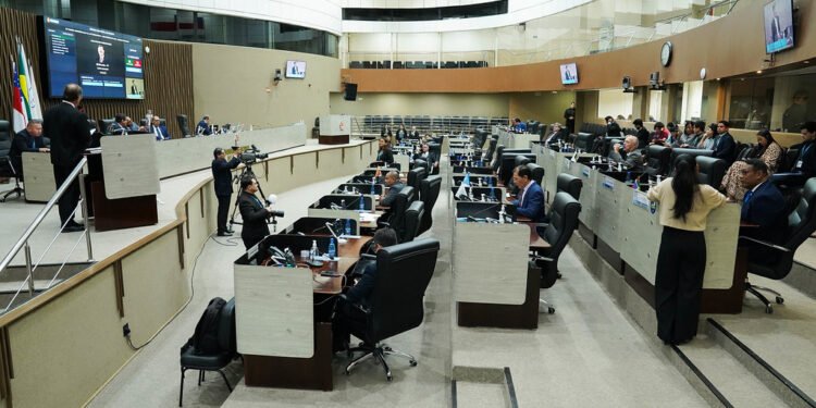 Câmara de Manaus antecipa sessões e pode ficar sem atividades na próxima semana