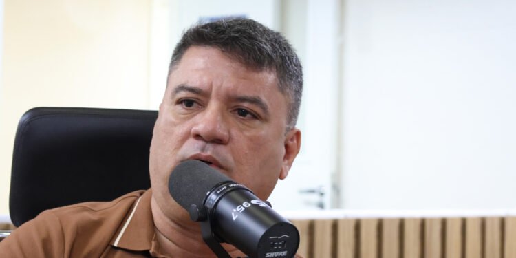 ‘Não podemos olhar para o interior como título de eleitor’, afirma Coronel Aníbal ao Rios de Notícias