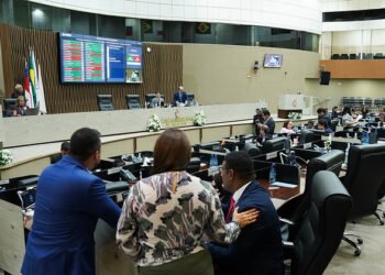 CMM faz sessão de 19 minutos para antecipar trabalhos da semana da eleição
