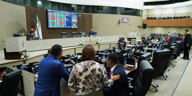 CMM faz sessão de 19 minutos para antecipar trabalhos da semana da eleição