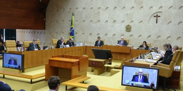 STF retoma sessões após suspensão de casos Moraes e Mendonça