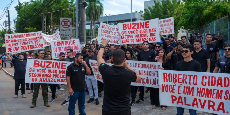Aprovados da Segurança Pública protestam após reunião com Governo do AM ser cancelada