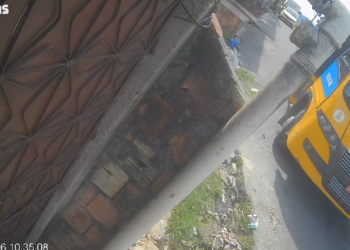 ‘Amarelinho’ desgovernado invade casa após falha nos freios na zona Leste de Manaus