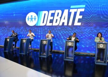 Candidatos ao Governo do Amazonas chegam para debate na TV A Crítica nesta segunda-feira, 28