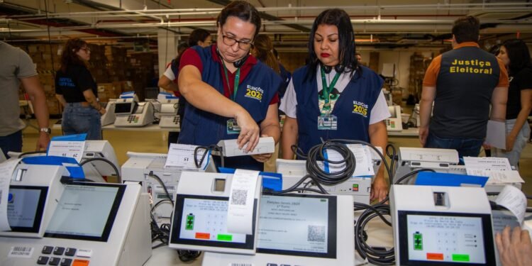 Eleições 2026 TRE-AM começa envio de urnas para o interior