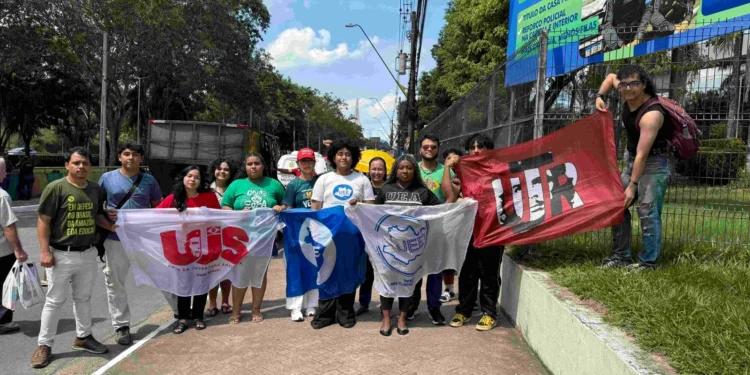 MANIFESTANTES-1-1-1-1-1-scaled