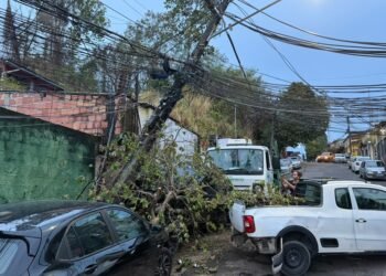 Moradores recebem alerta da Defesa Civil após chuva e questionam demora
