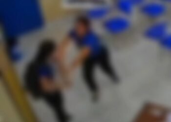 Professora é ferida com faca por aluna dentro de escola