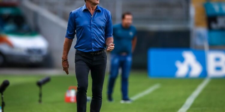 Renato Gaúcho retorna ao Grêmio e inicia quinta passagem como técnico