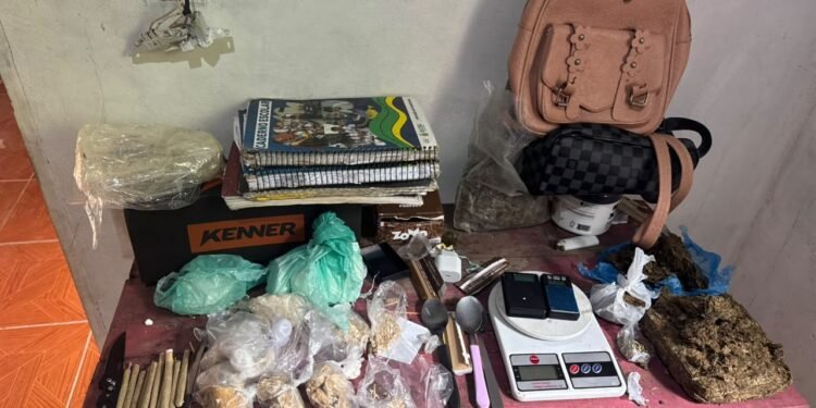 Operação contra o tráfico de drogas resulta na prisão de oito pessoas e apreensão de 4kg de drogas no AM