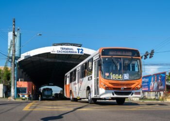 Ônibus voltam a circular após paralisação em Manaus