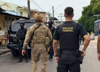 PF prende suspeito de lançar coquetel molotov contra comício de Eduardo Braga em Manaus