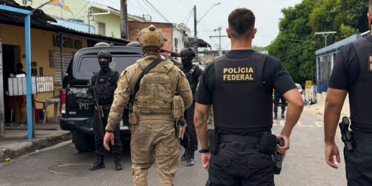 PF prende suspeito de lançar coquetel molotov contra comício de candidato ao Senado