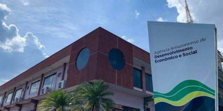 PF faz busca e apreensão na Aadesam após alerta sobre alteração de dados investigados na gestão de Roberto Cidade