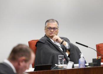 Dino determina revisão de regras da CVM após falhas de fiscalização no Caso Master