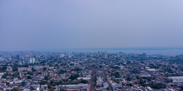 Eleições na Rios: pesquisador cobra políticas ambientais mais efetivas para enfrentar crise no Amazonas