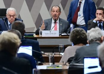 Fim da escala 6×1 avança no Senado e proposta segue para votação em Plenário