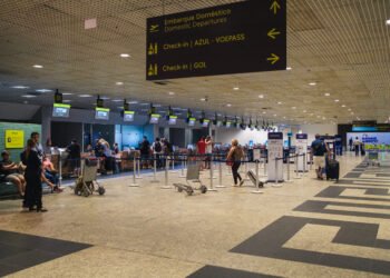 Finados: 2 milhões de passageiros devem passar por aeroportos do país