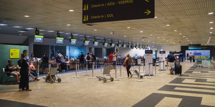 Finados: 2 milhões de passageiros devem passar por aeroportos do país