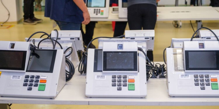 STF amplia horário de votação até as 19h em todo o Brasil