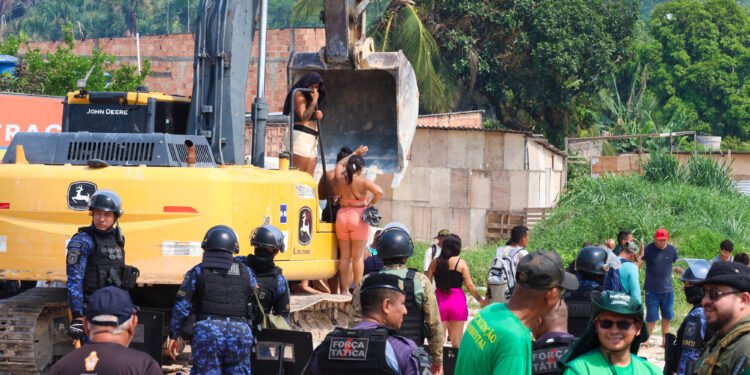 ‘Essa invasão é financiada por facção criminosa’, afirma secretário de Habitação sobre ocupação no Santa Etelvina
