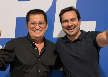 Após críticas em entrevista, Alfredo publica foto com Alberto Neto e fala em ‘diálogo e reorganização partidária para 2027’